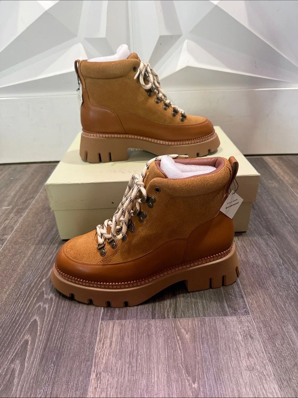 Cole Haan 1928 Collection Delilah waterproof lace up hiking boots • Sz 8